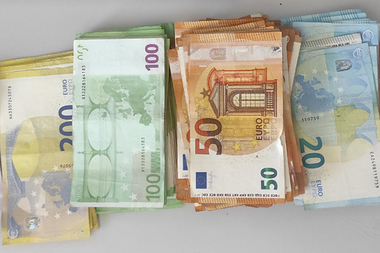 Slika /17498 vijest SMJ SB gotovina na Svilaju/glavna fotografija.png